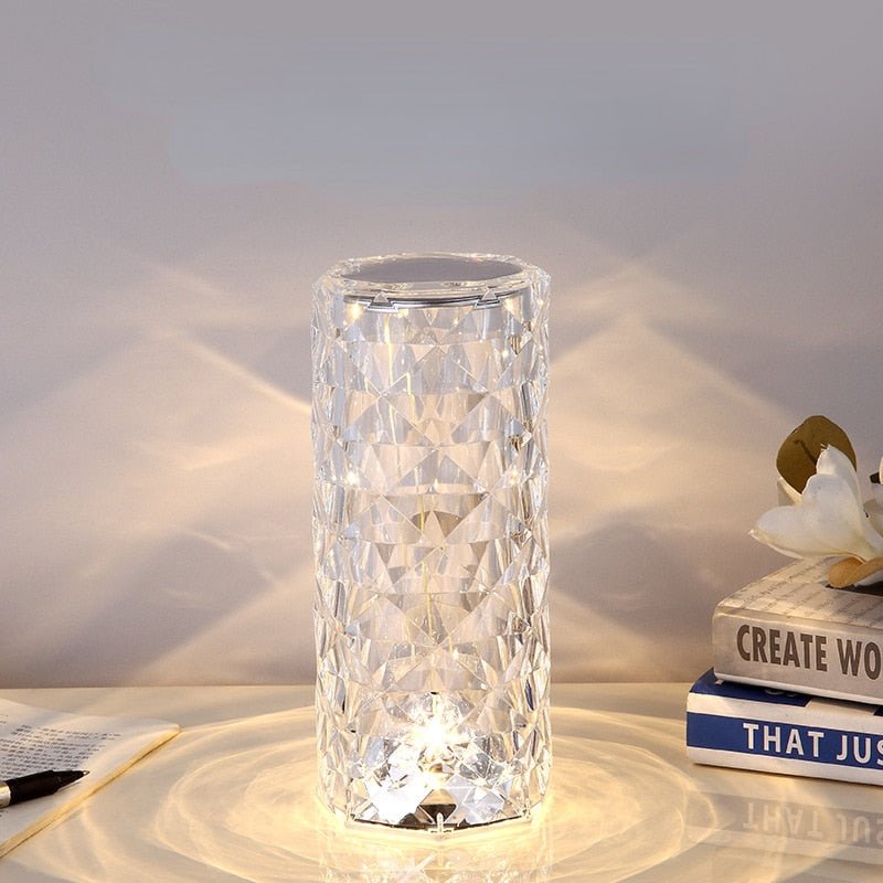 luminaria em formato de cristal, luminaria cristal de mesa